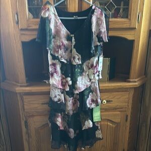 SLNY black with pink flowers.V-neck Flutter Sleeve dress brand new /tags size 10